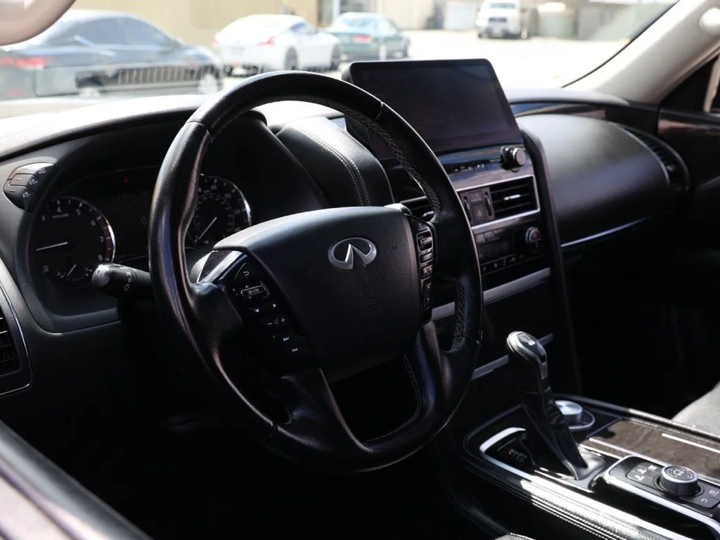 Used 2024 Gray INFINITI LUXE image 13