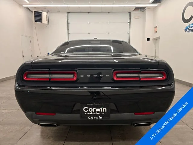 Used 2015 Pitch Black Clearcoat Dodge SXT image 4