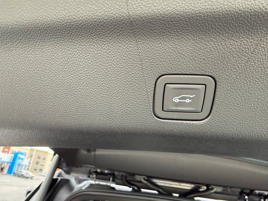 2026 Chevrolet Suburban High Country - Photo 14