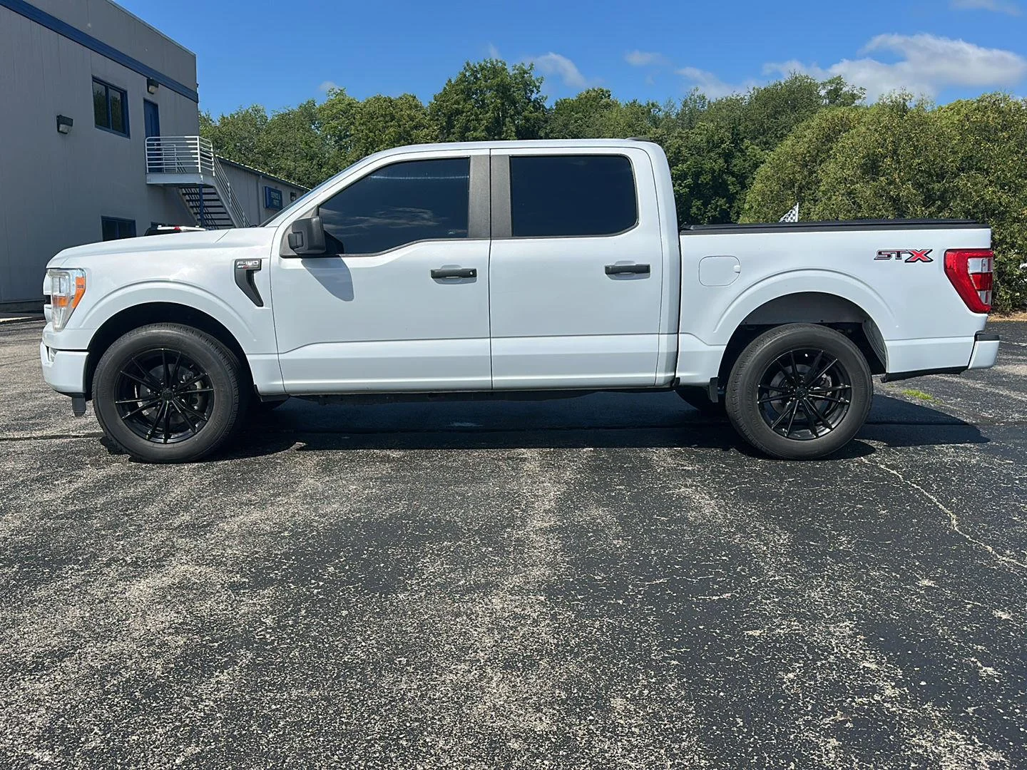 Used 2021 Space Gray Ford XL image 8