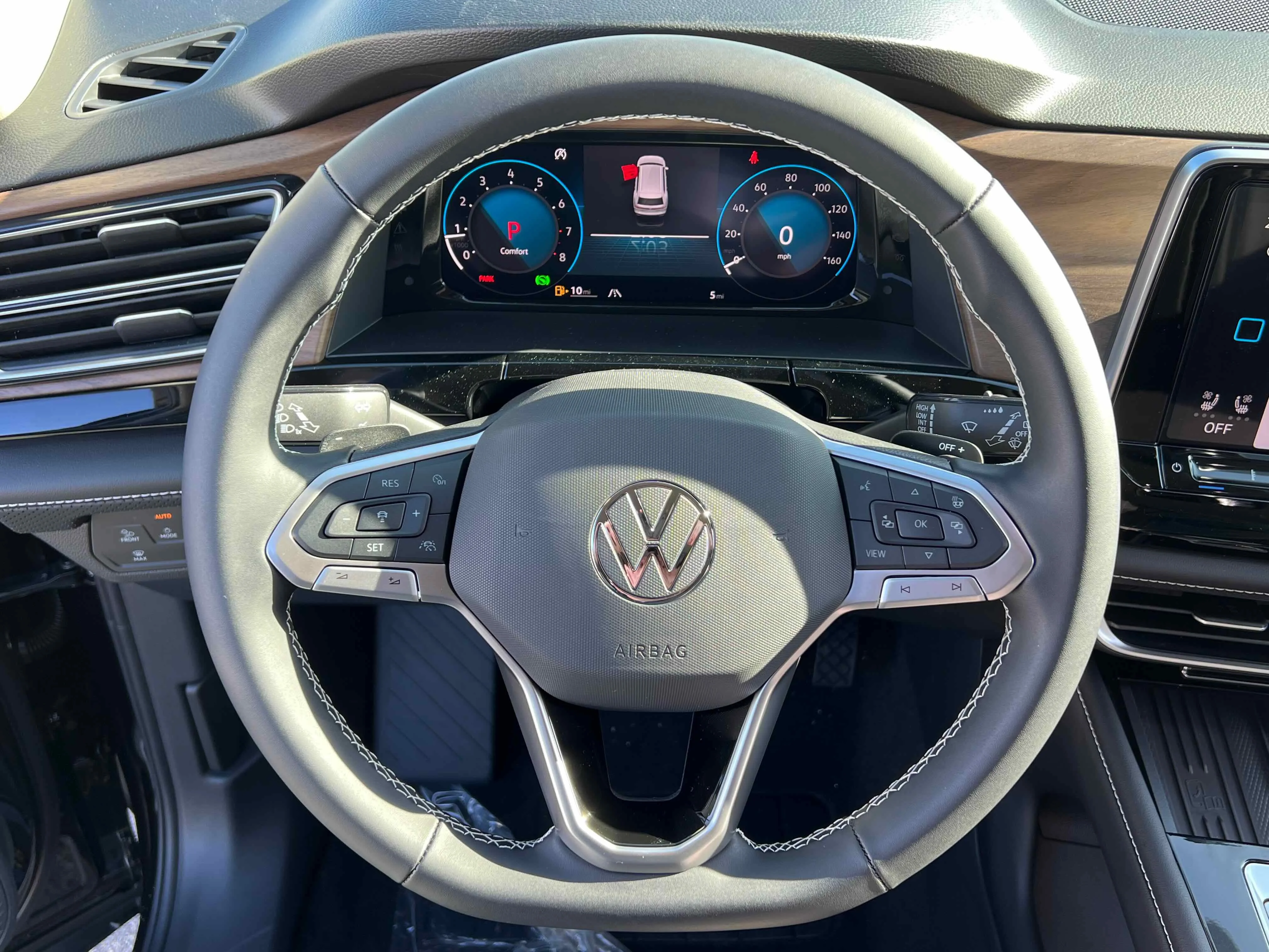 New 2026 Deep Black Volkswagen 2.0T SE w/Technology image 32