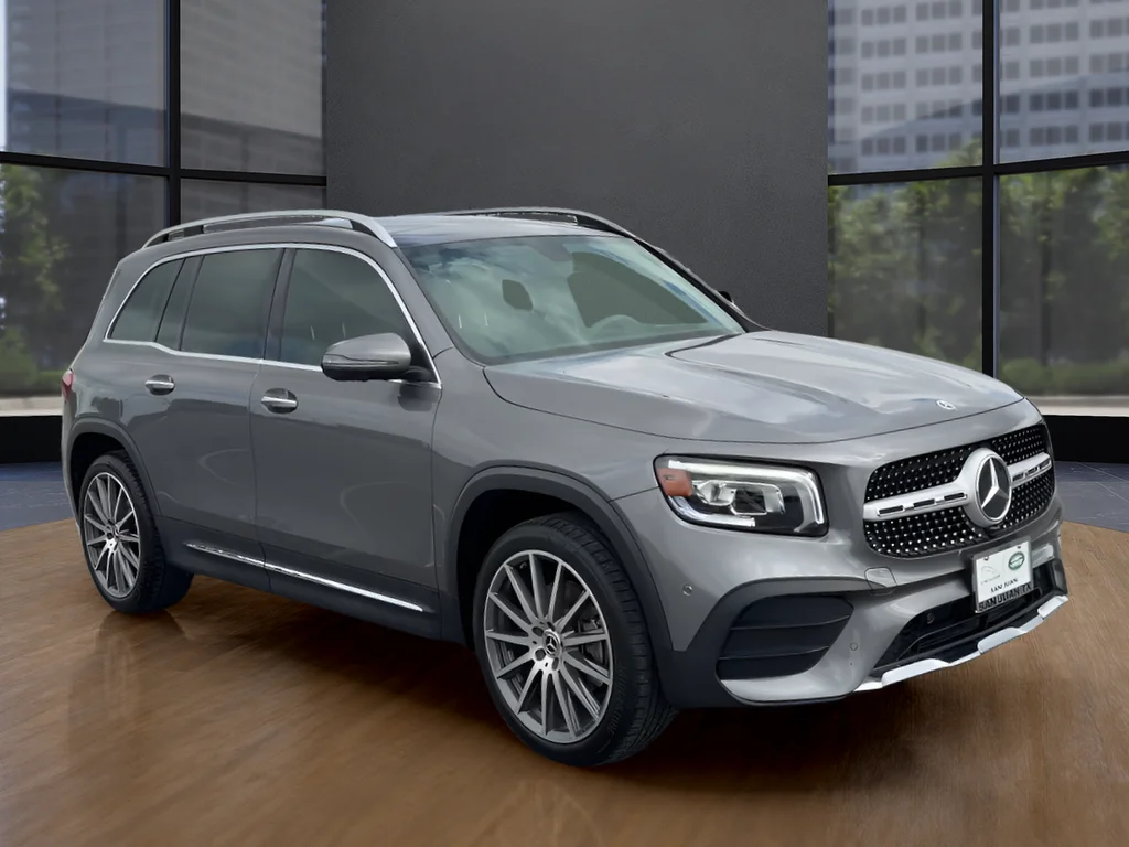 Used 2023  Mercedes-Benz GLB 250 image 3