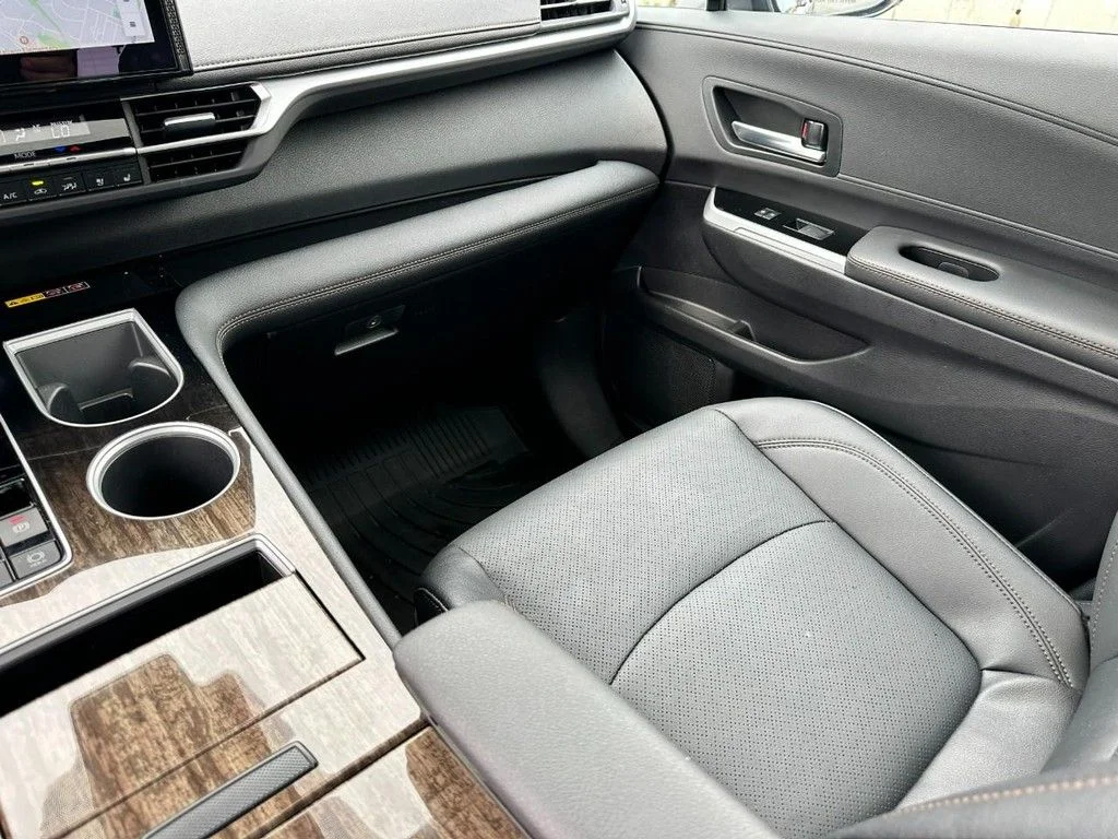 Used 2026  Toyota Platinum image 22