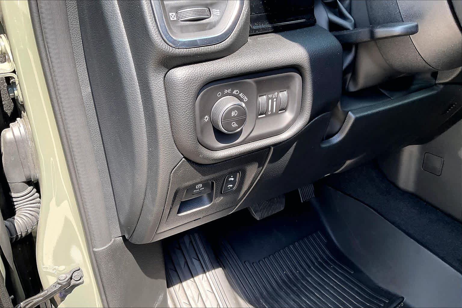 New 2026 Canyon Lake Exterior Paint RAM Laramie image 18