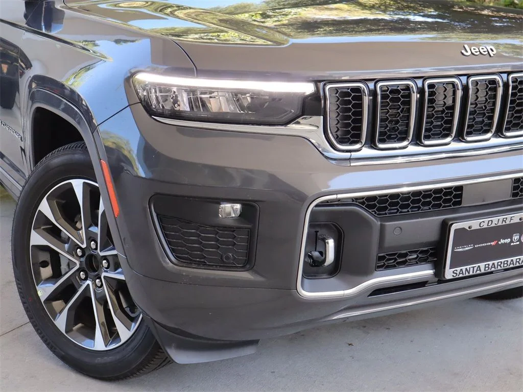 New 2023 Baltic Gray Metallic Clear-Coat Exterior Paint Jeep Overland image 2