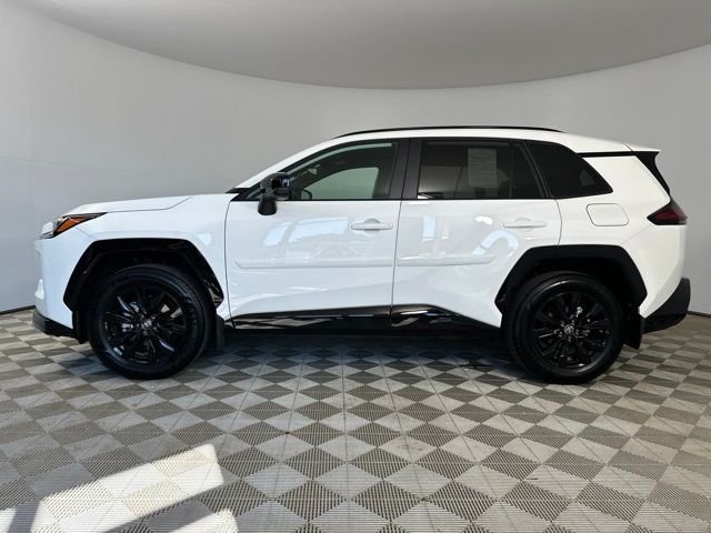 Used 2026 Off-white Toyota SE image 4