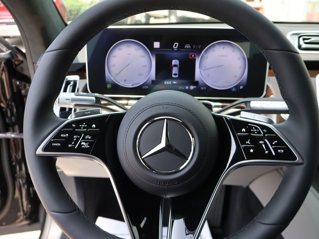 Certified Used 2023 Obsidian Black Metallic Mercedes-Benz S 580 image 33