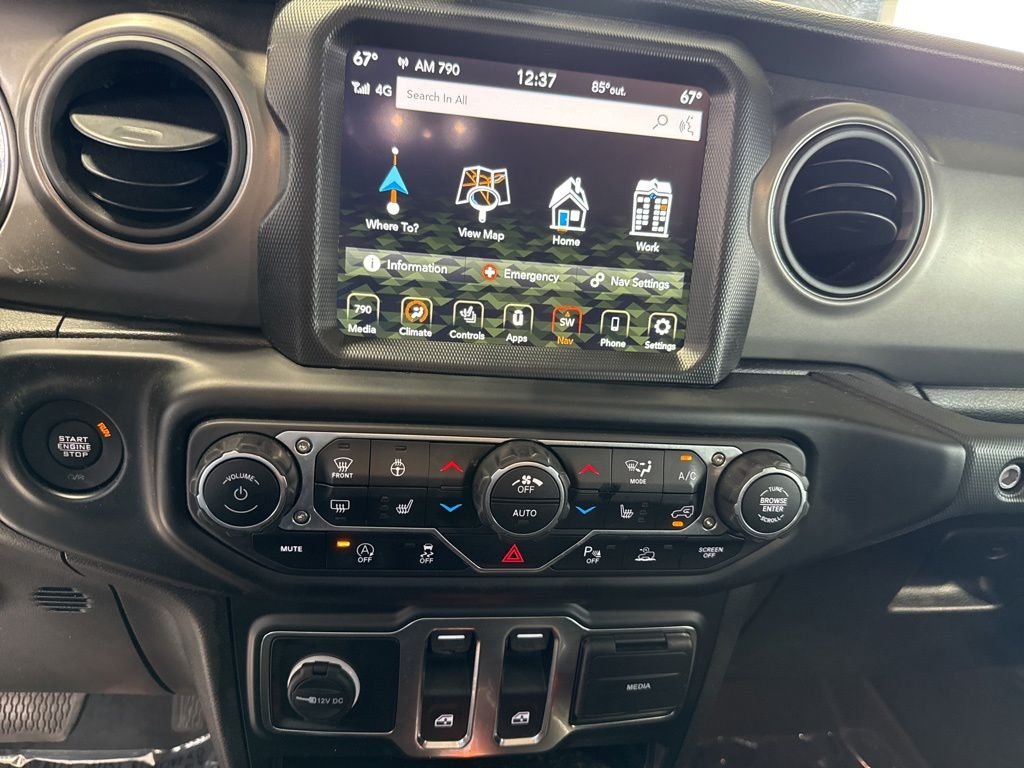 Used 2022 Gray Jeep Sport S image 16