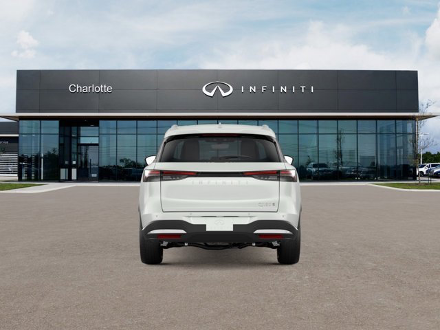 New 2026 RADIANT WHITE INFINITI Luxe AWD image 2