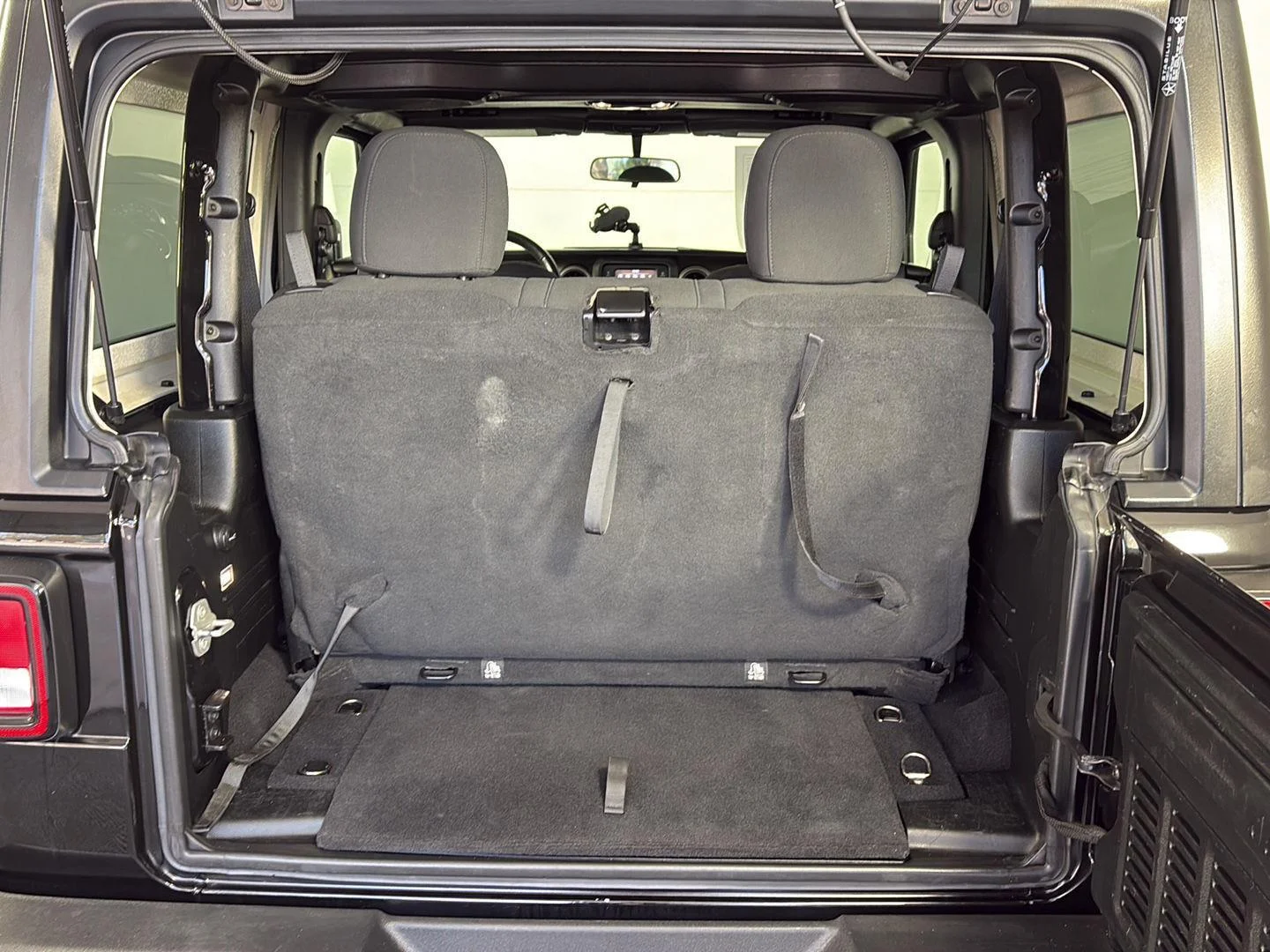 Used 2020 Black Clearcoat Jeep Sport S image 8