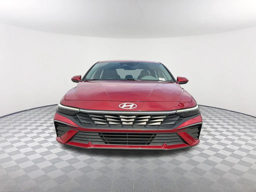 Used 2024 Red Hyundai SEL image 2