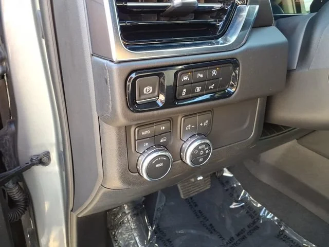 Used 2025 Sterling Metallic GMC Denali image 20