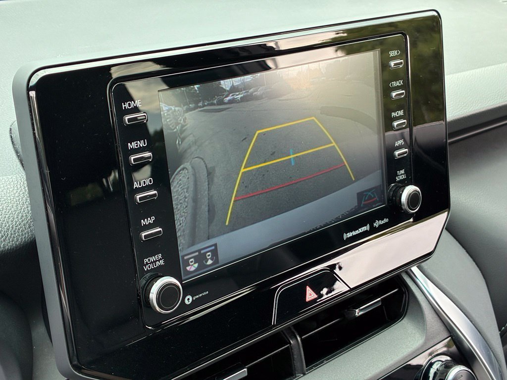 Used 2022 White Toyota XLE image 5