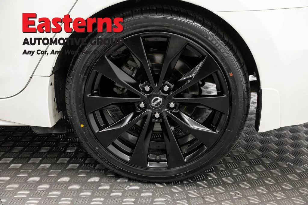 Used 2023 White Nissan SR image 36