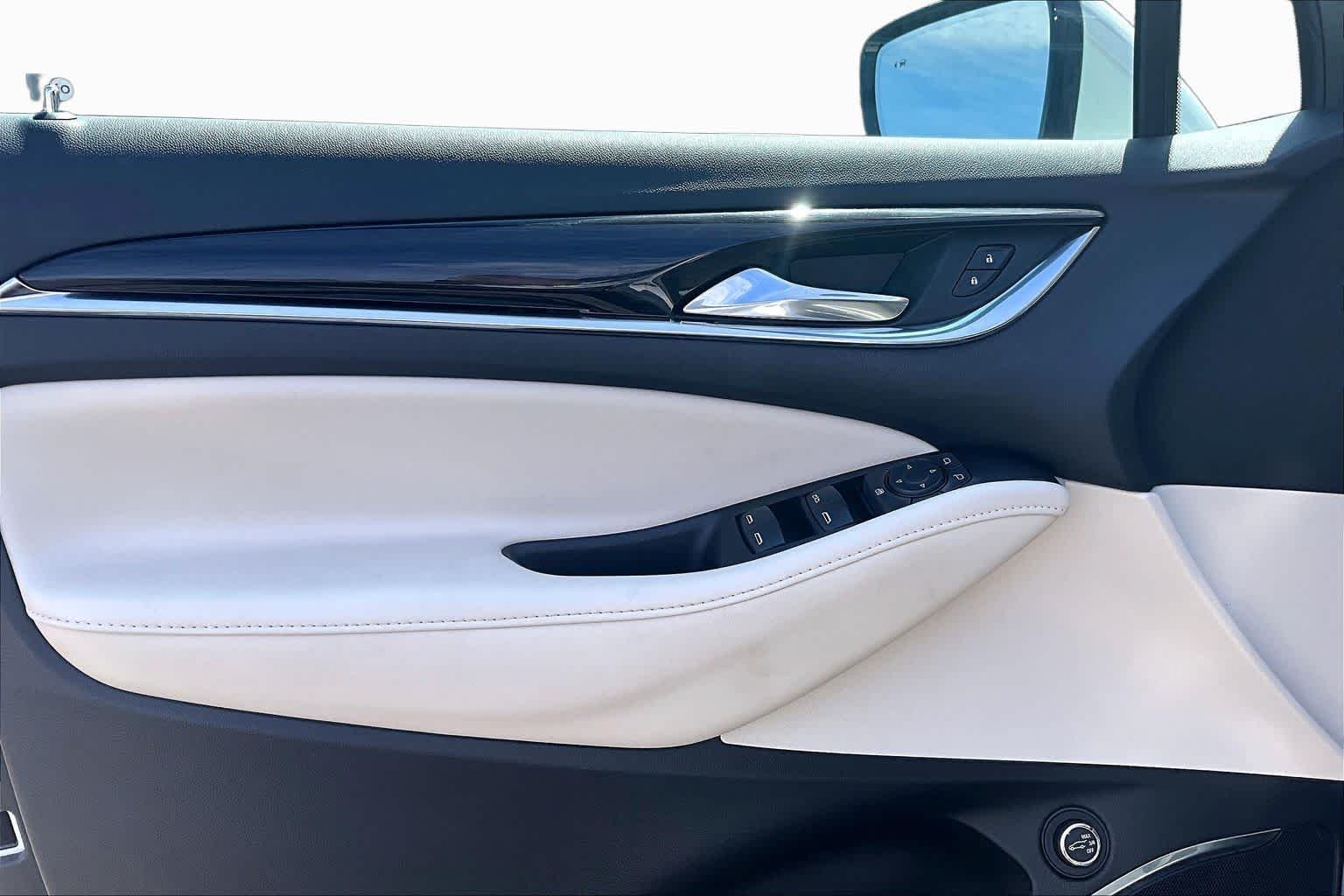 Used 2024 White Frost Tricoat Buick Essence image 42