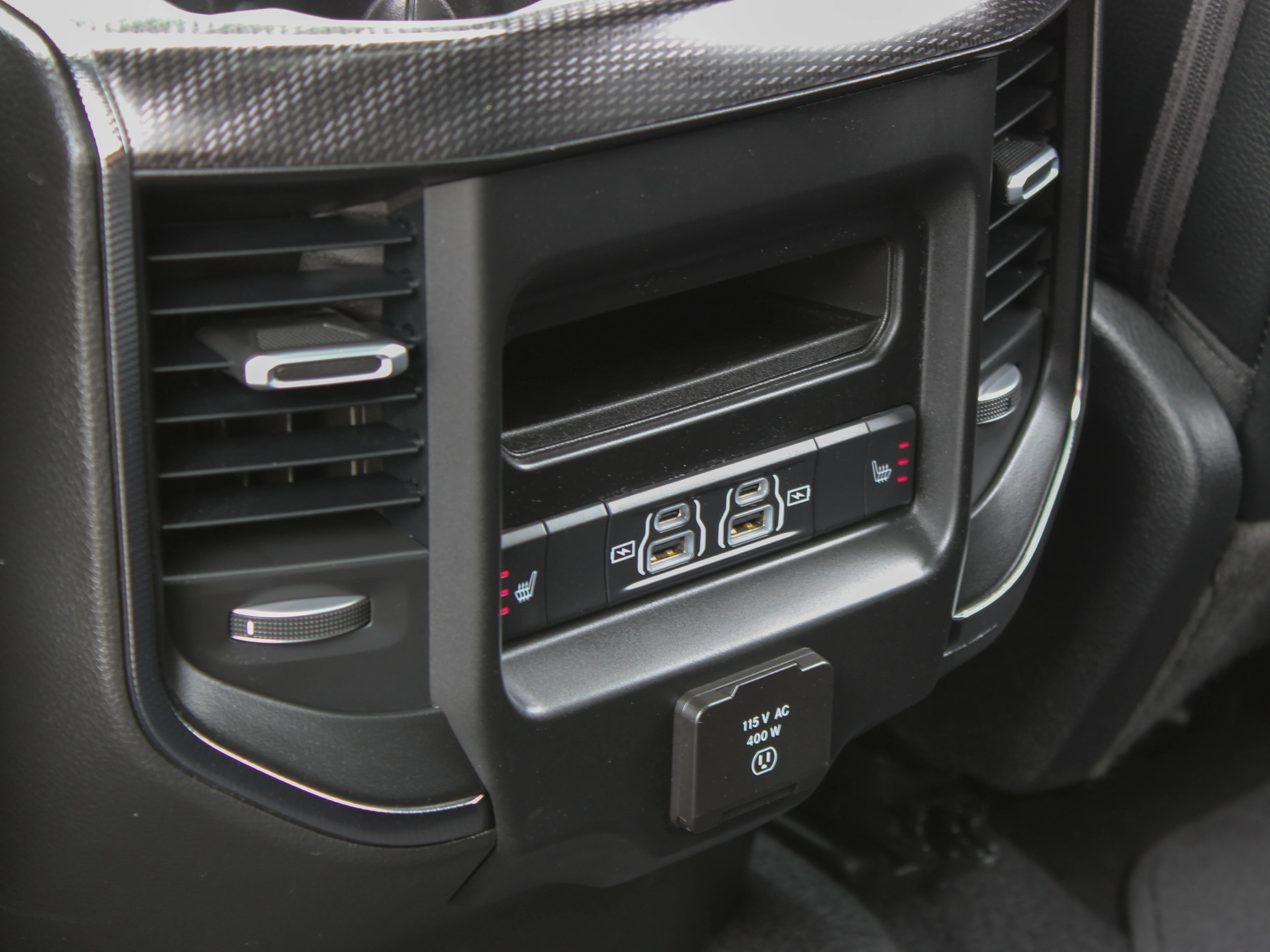 Used 2025 White RAM Sport* | Heated/Ventilated Front Seats | Heated Rear Seats | Panoramic Sunroof | image 21