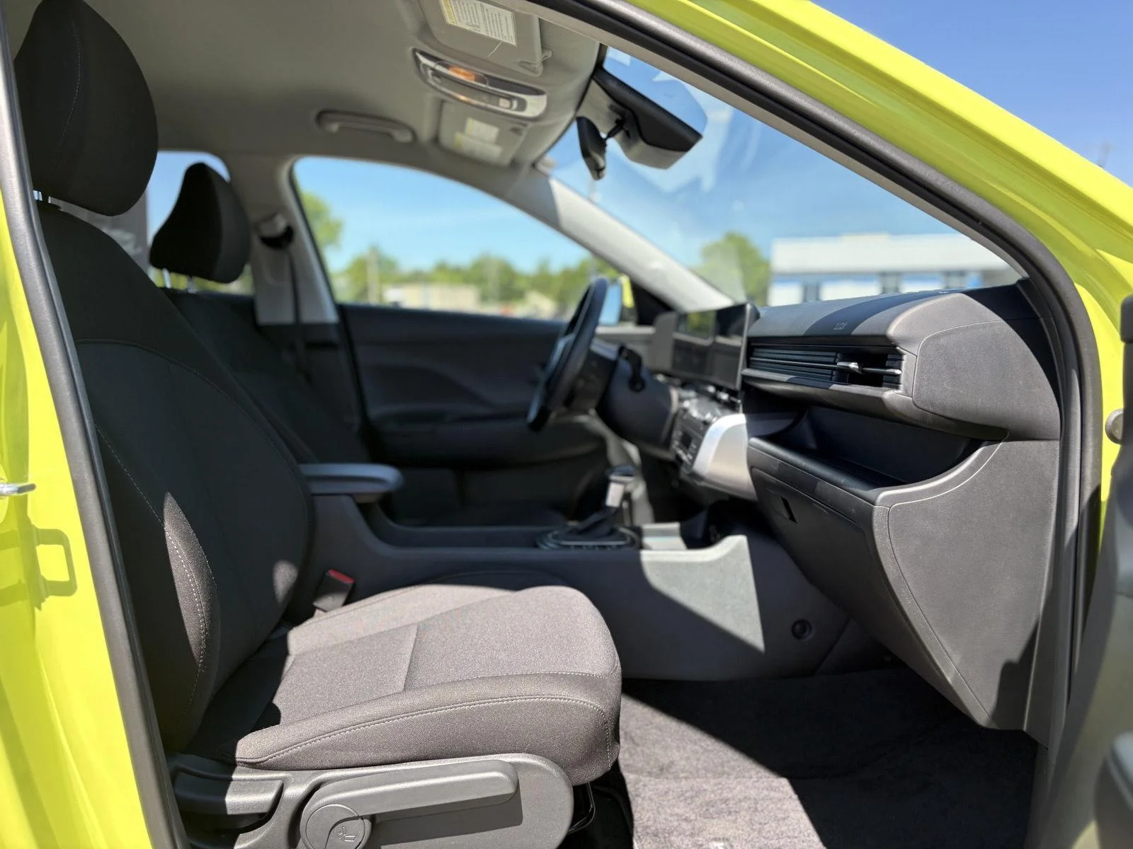 Used 2024 NEOTERIC YELLOW HYUNDAI SEL FWD image 13