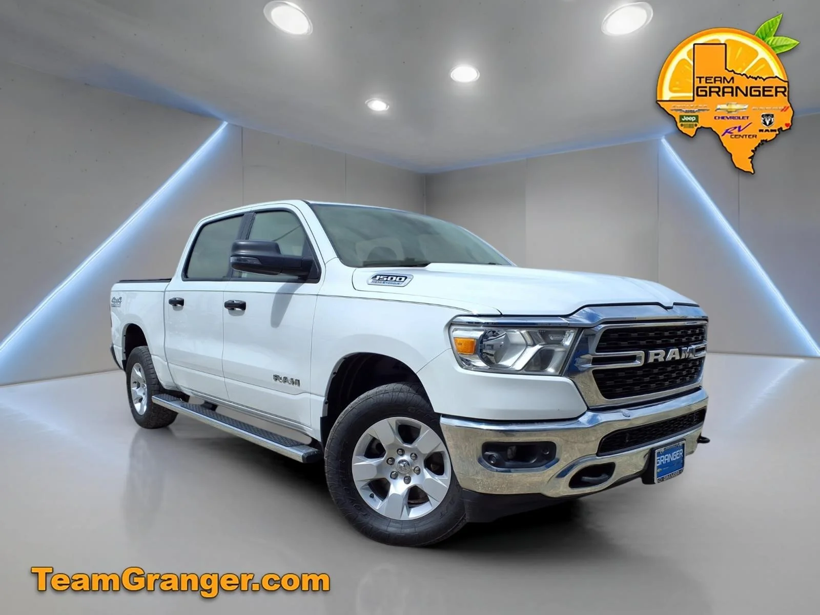 2023 RAM 1500 Big Horn/Lone Star 4x4 Crew Cab 5'7's photo