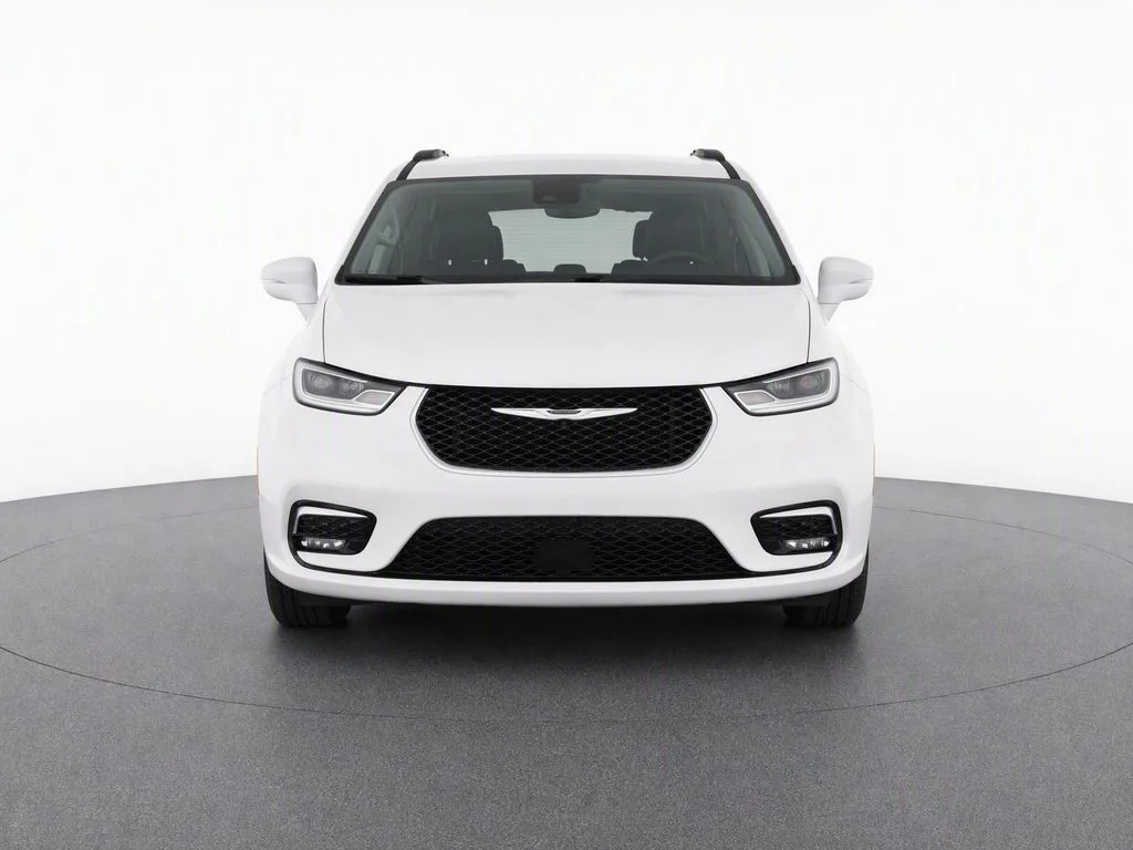 Used 2022 White Chrysler Touring L image 5