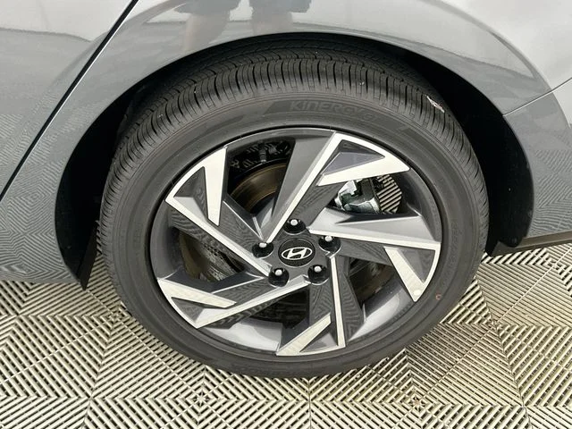 New 2026 Hyundai ELANTRA Limited