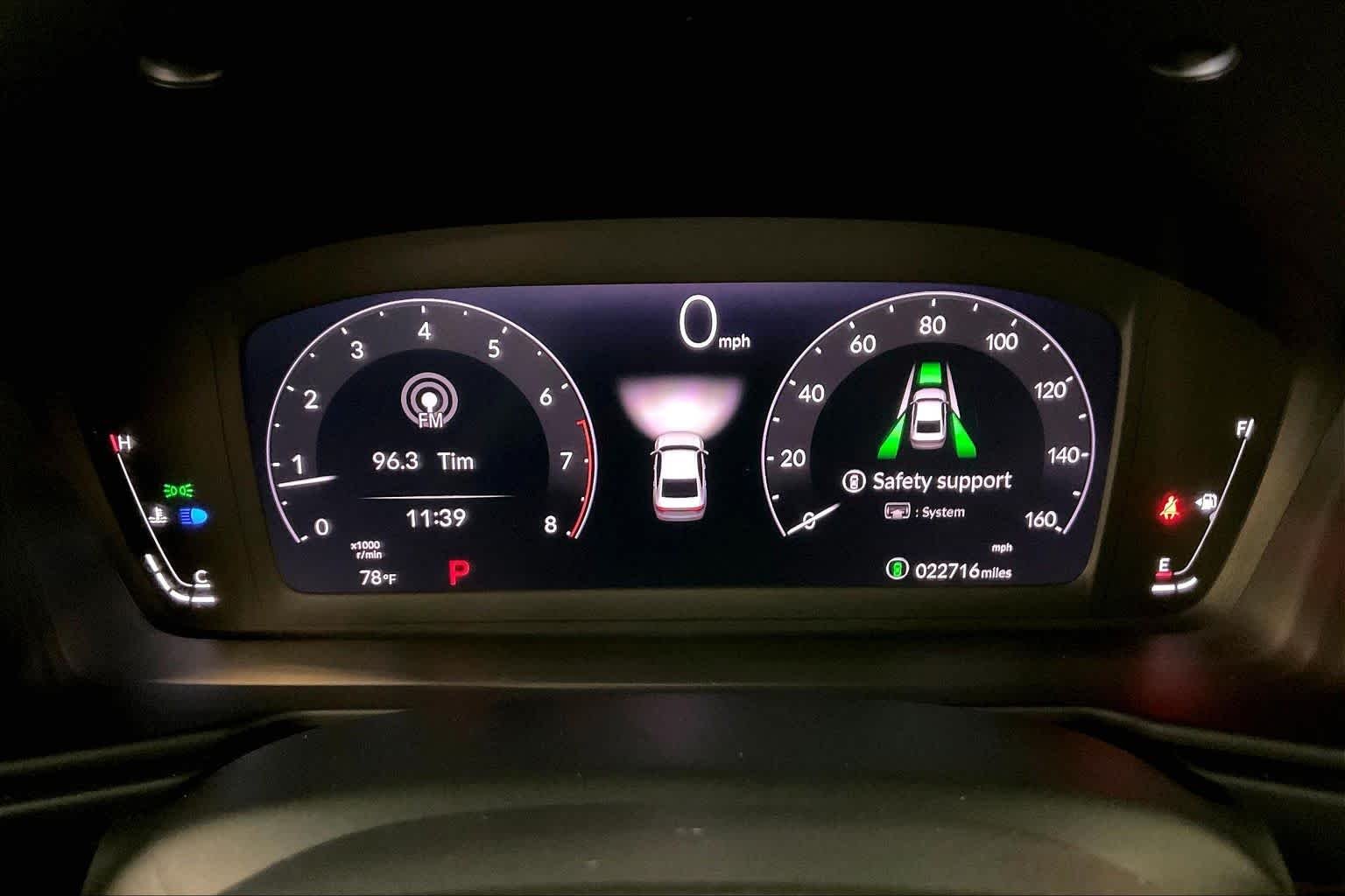 Used 2025 Solar Silver Metallic Honda SE image 24