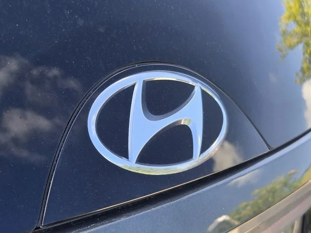 Used 2022 Gray Hyundai SEL image 10