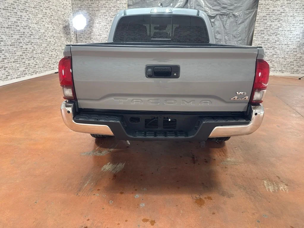 Used 2020 Cement Toyota SR5 image 6