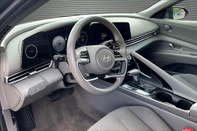 2025 Hyundai Elantra SEL - Photo 19