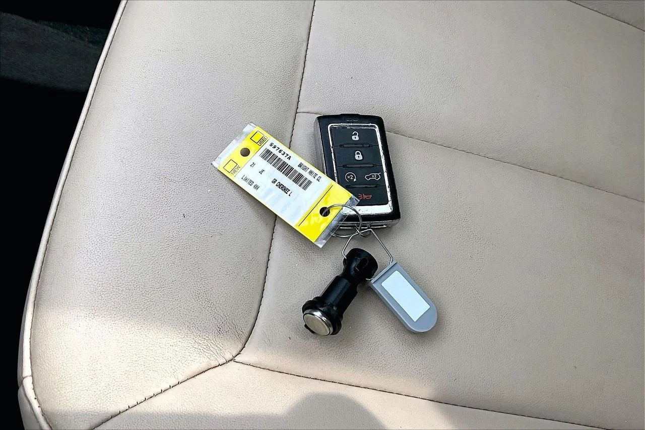 Used 2021 White Jeep Limited image 32