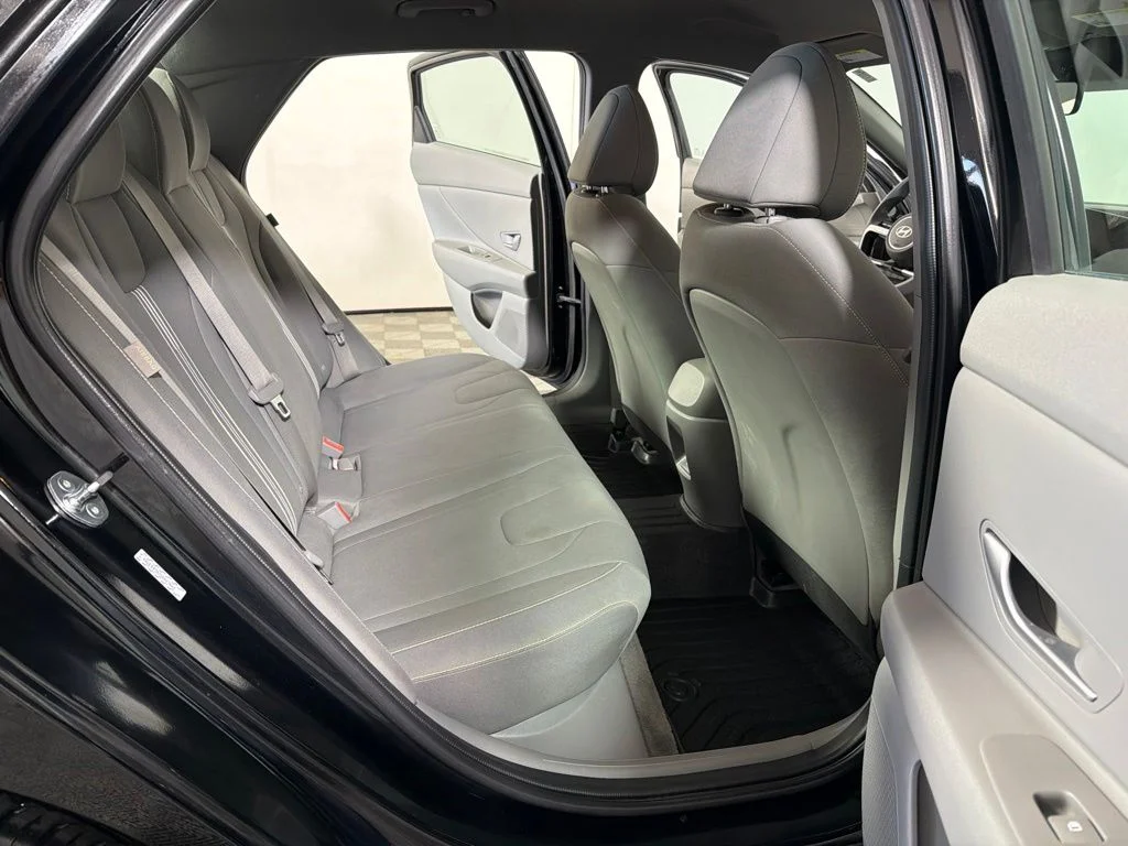 Used 2024 Abyss Black Hyundai SEL image 22
