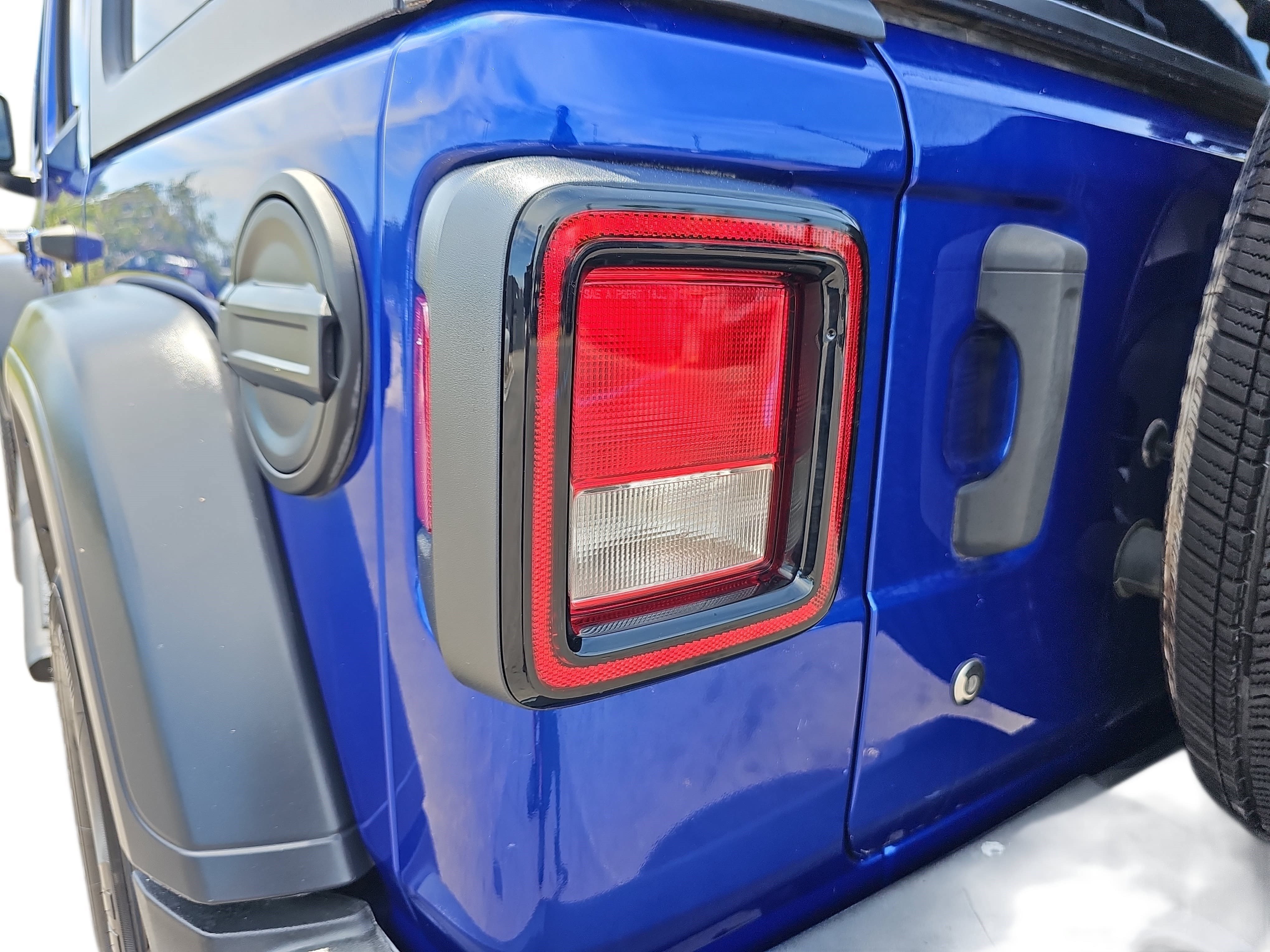Used 2019 Ocean Blue Metallic Clearcoat Jeep Sport S image 30