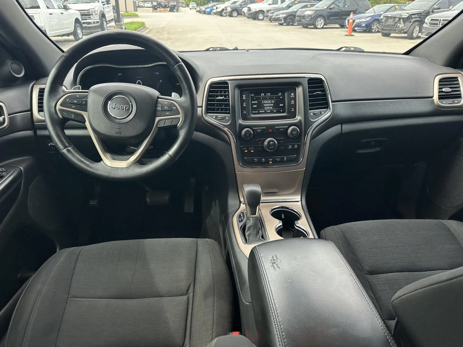 Used 2017 Velvet Red Pearlcoat Jeep Laredo image 12