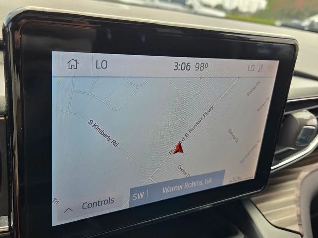 Used 2020 White Ford Limited image 21