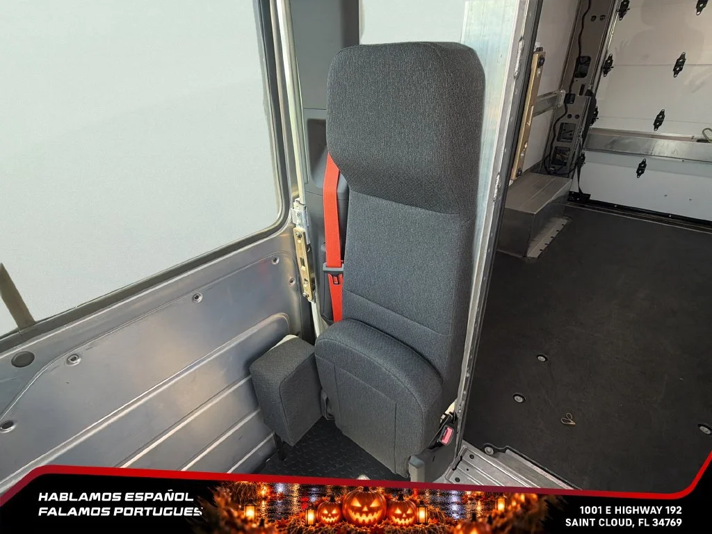 Used 2024 Oyster White BrightDrop EJY image 28