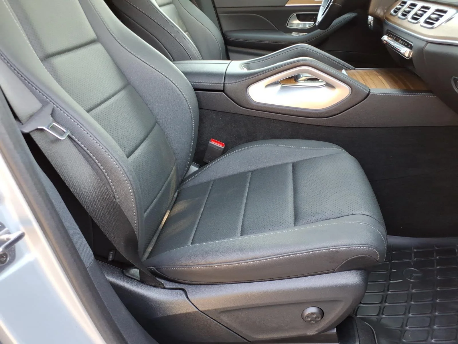 Certified Used 2025 Cirrus Silver Metallic Mercedes-Benz GLE 350 image 24