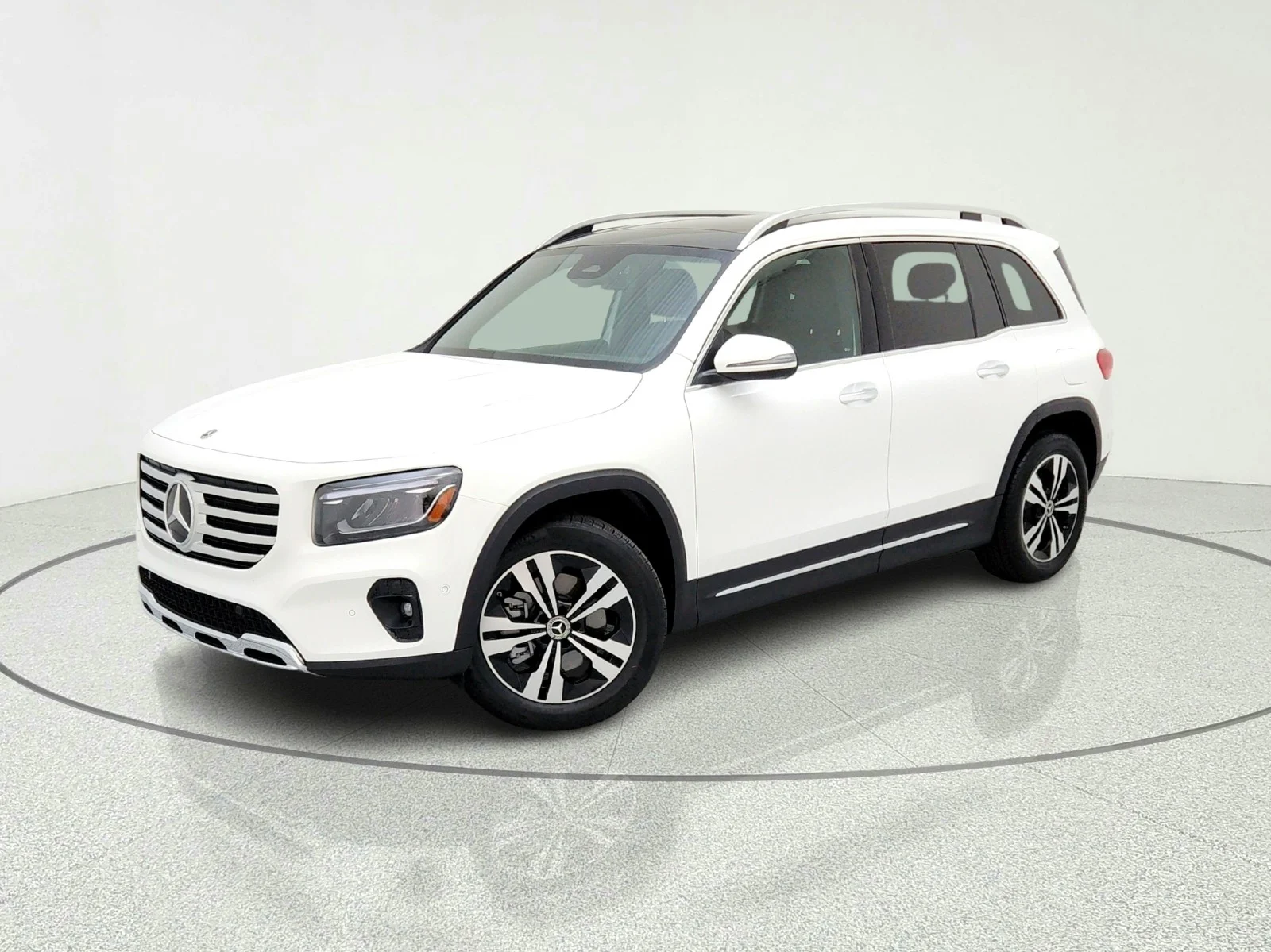 2026 Mercedes-Benz GLB GLB 250's photo