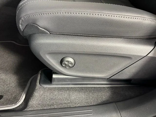New 2026 MANUFAKTUR Silicon Grey Mercedes-Benz GLE 350 image 63