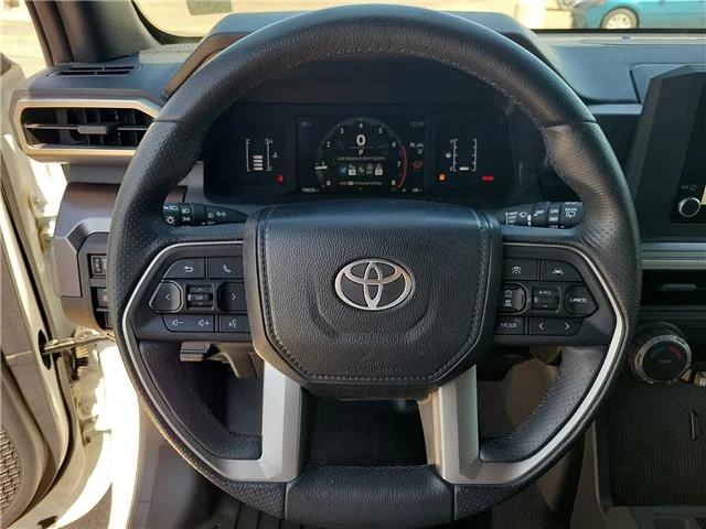 Used 2025 Ice Cap Toyota SR5 4x2 image 15