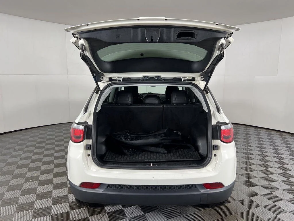 Used 2019 White Clearcoat Jeep Latitude image 24
