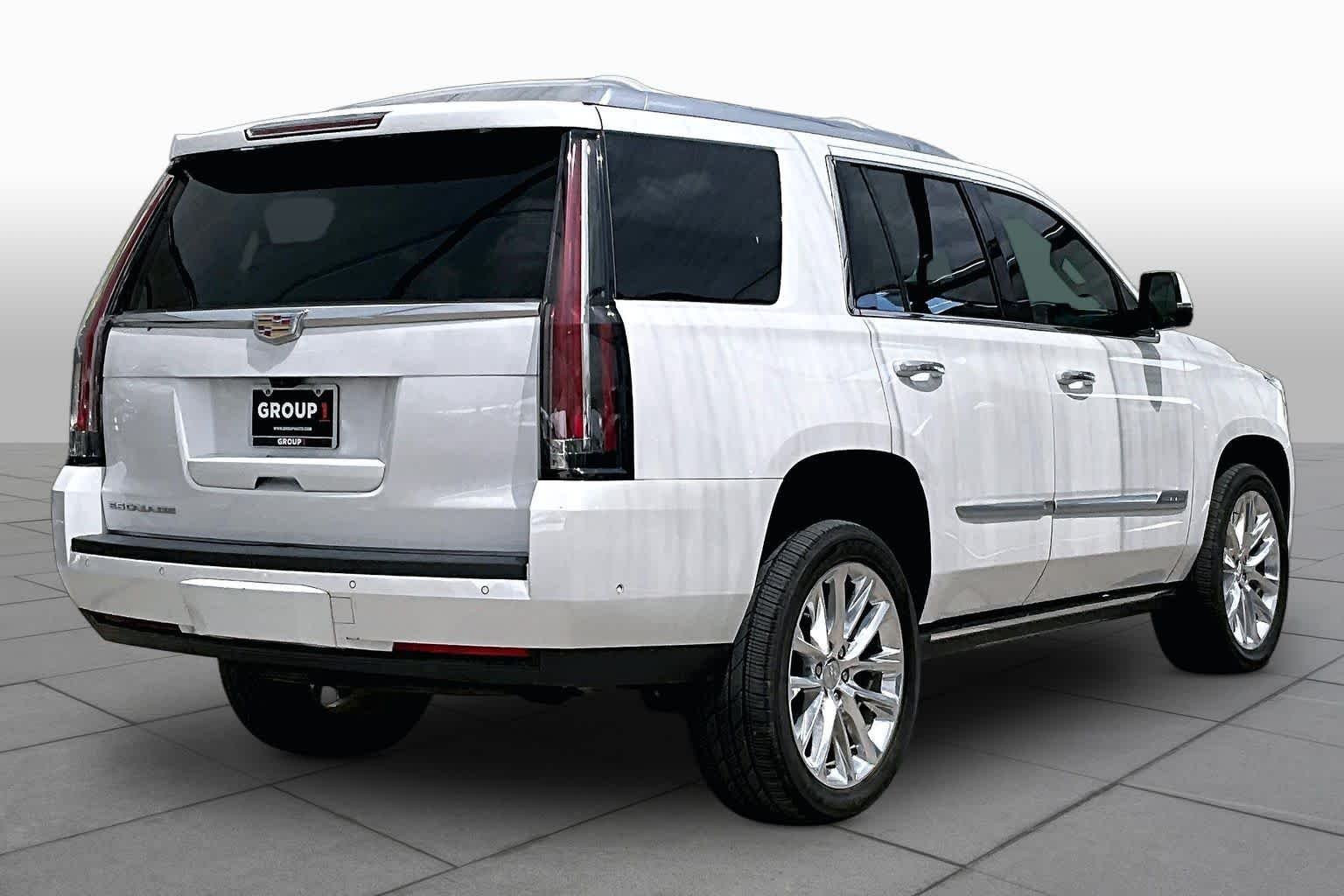 Used 2020 Crystal White Tricoat Cadillac Premium Luxury image 13