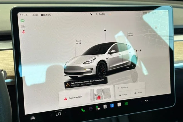 Used 2022  Tesla Performance image 27