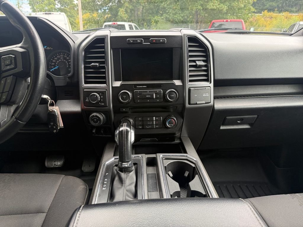 Used 2018  Ford XLT image 15