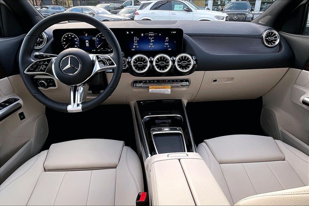 New 2026 White Mercedes-Benz GLA 250 image 5