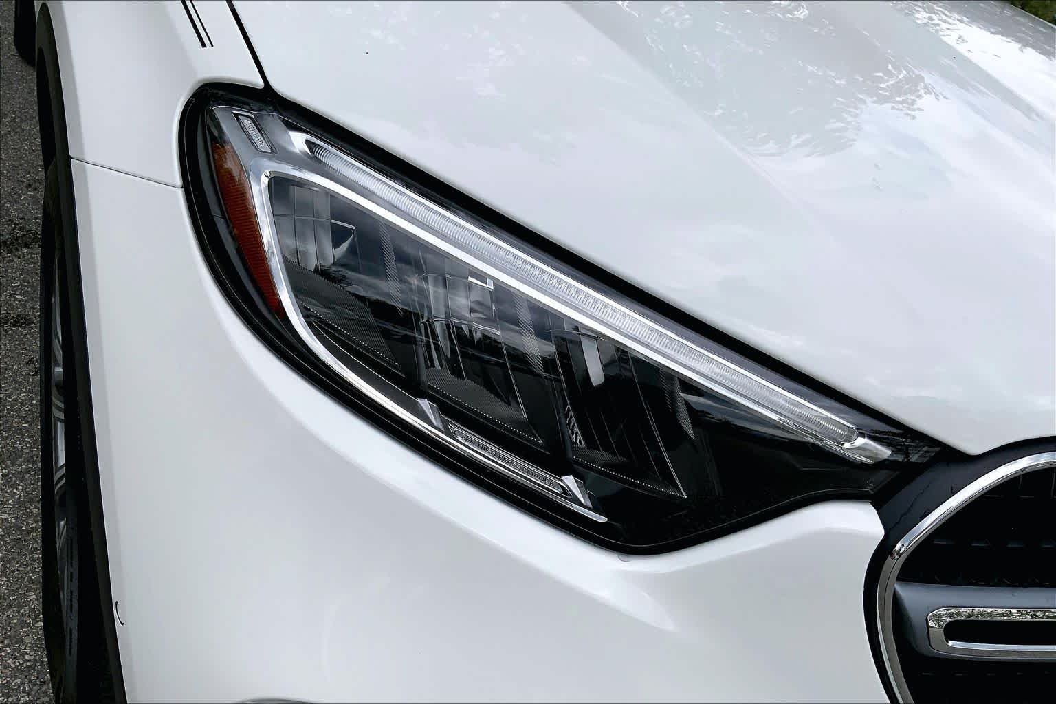 Certified Used 2025 Polar White Mercedes-Benz GLC 300 image 27