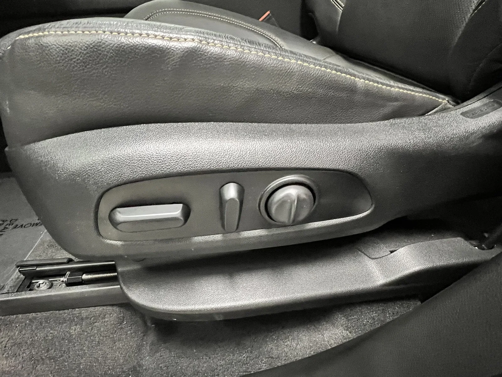 Used 2020 Summit White Chevrolet Premier image 21