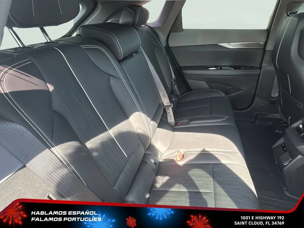Used 2025 Argent Silver Metallic Cadillac Sport 2 image 29