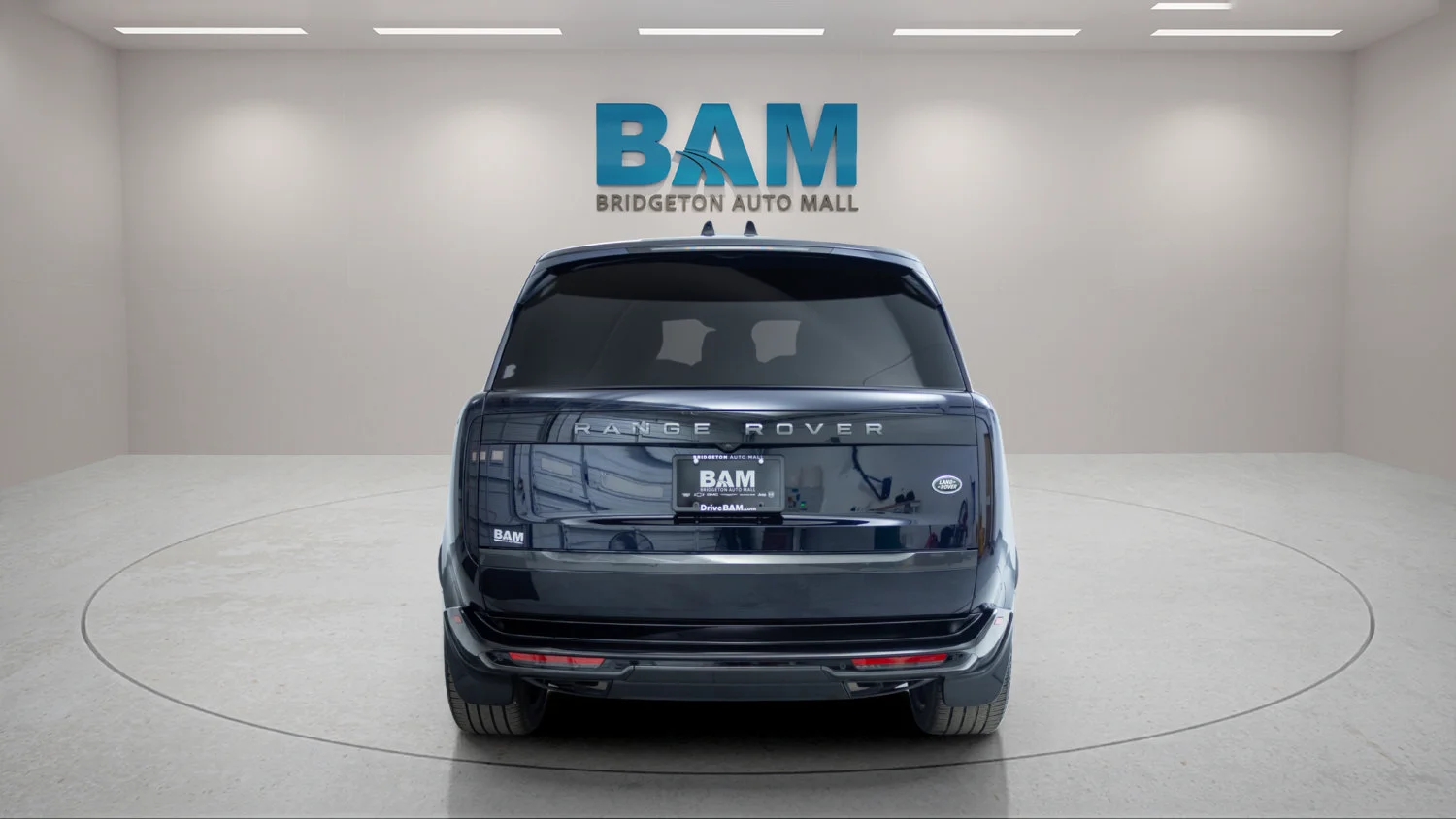 Used 2023 Blue Land Rover P530 SE image 6