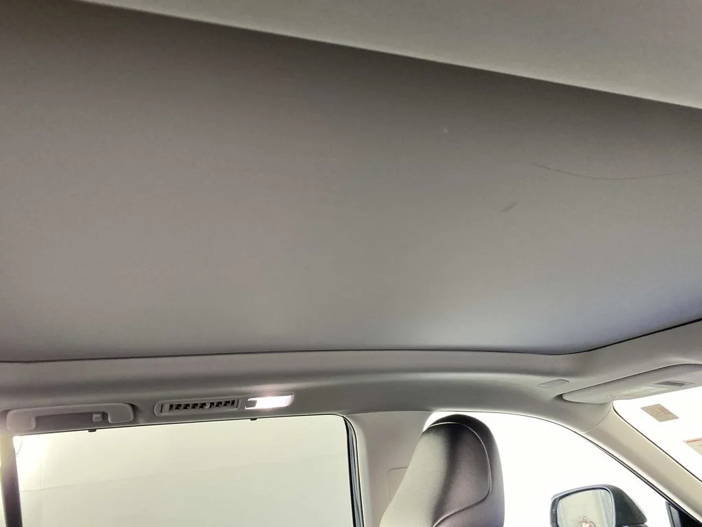 Used 2025 Cloud Toyota XLE image 13