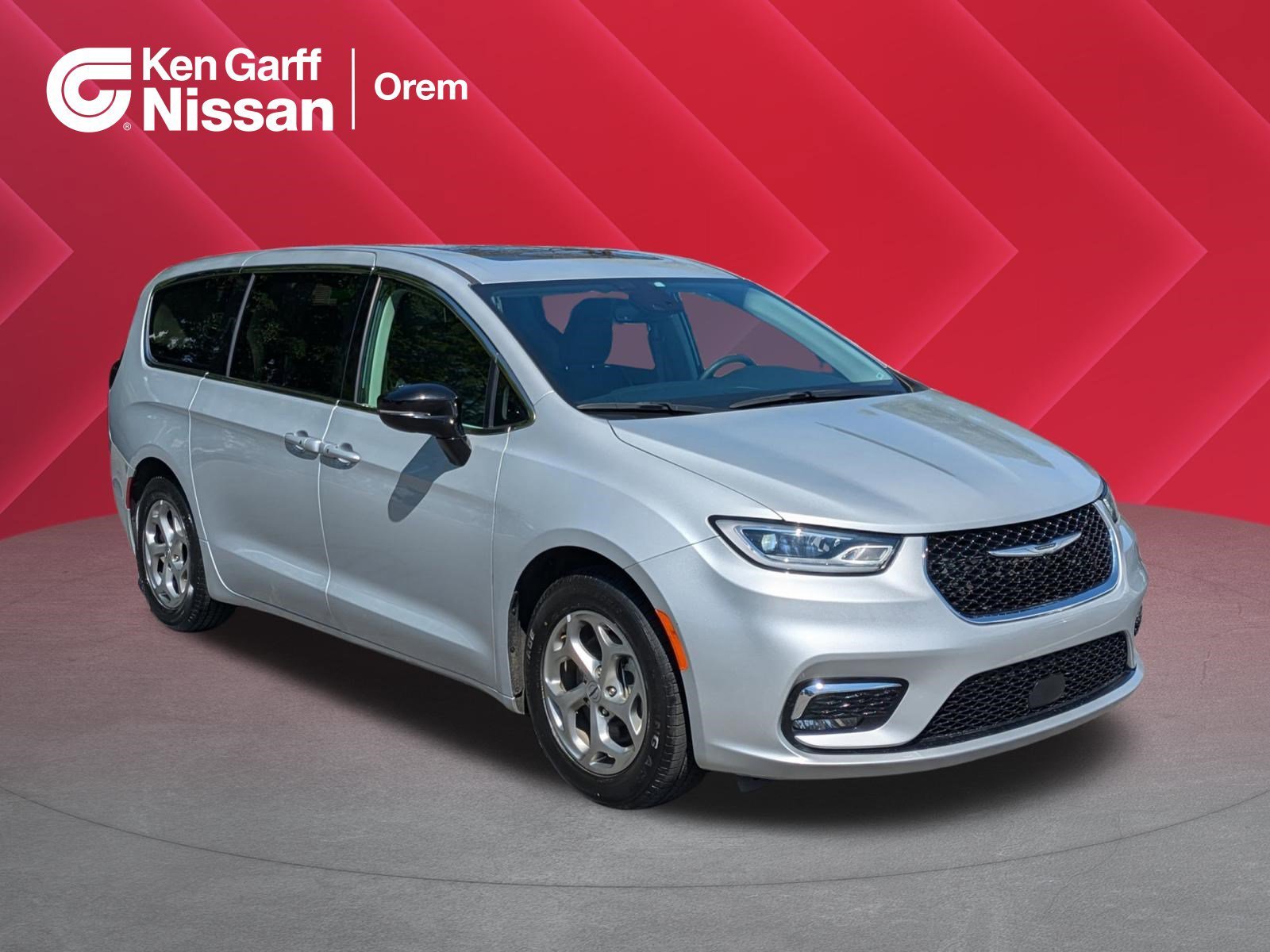 2024 Chrysler Pacifica Limited's photo