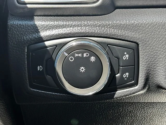 Used 2023 Blue Ford XLT image 18